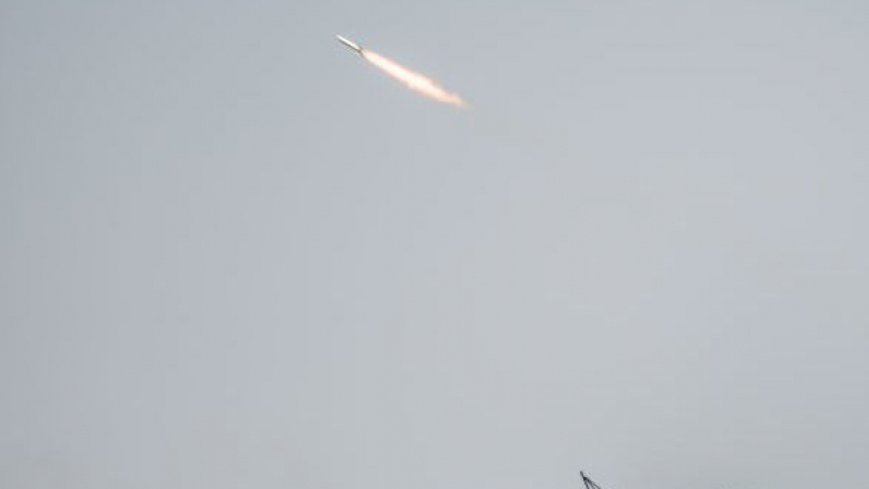 Киев изчисли колко ракети „Калибър” може да изстреля Русия от Черно и Азовско море