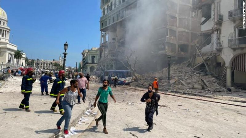 Мощна експлозия в емблематичен хотел в Хавана, вадят трупове от развалините ВИДЕО