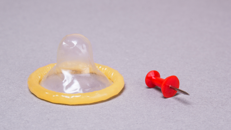 Палавница надупчи презерватива на партньора си и съжали жестоко 18+