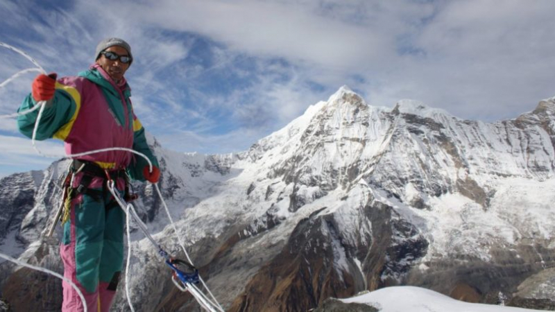 Кой е човекът, изкачил Еверест за 26-ти рекорден път