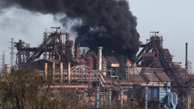 Украински дрон показа какво се случва в завода "Азовстал" в Мариупол ВИДЕО