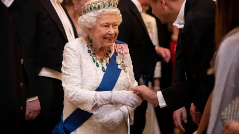 Здравословен проблем: Жесток удар за кралица Елизабет II