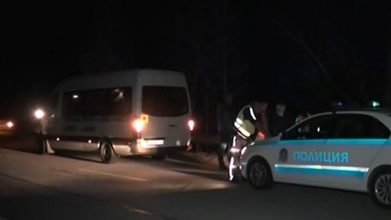 Бус с ученици претърпя инцидент на пътя София-Бургас ВИДЕО