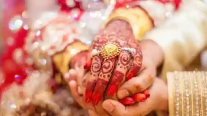 Сестри се ожениха за грешния младоженец на двойна сватба 