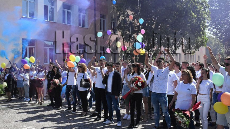 Хасковски абитуриенти преживяха голям кошмар преди бала СНИМКИ 