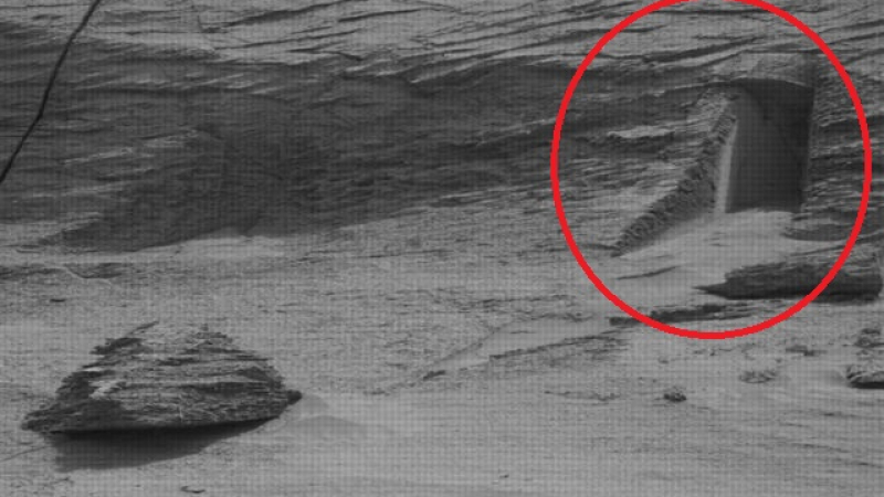 Невероятно! Врата в скалите на Марс откри "Кюриосити"