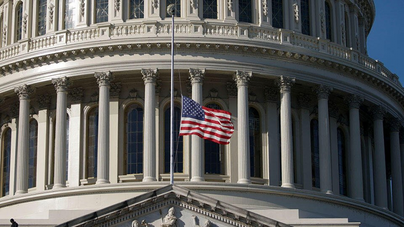 Американски сенатор блокира законопроекта за 40 млрд. долара за Украйна