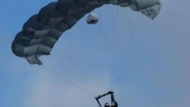 Само в БЛИЦ: Ексклузивни подробности за тежкия инцидент с парашутист в Пловдивско