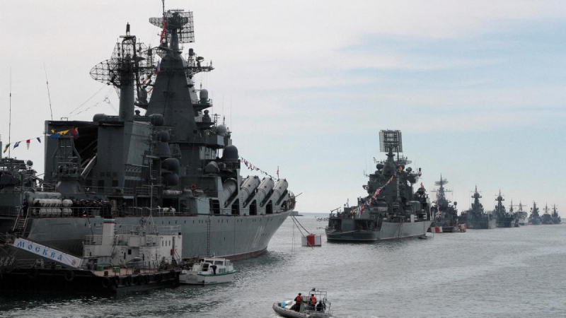 УНИАН: Руски кораби с десетки ракети на борда заплашват Одеса