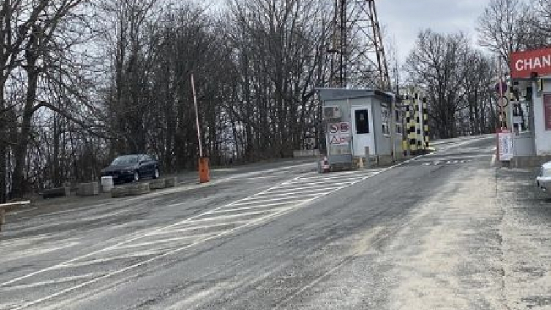 Почерпен шофьор отнесе КПП на полицията край Резово