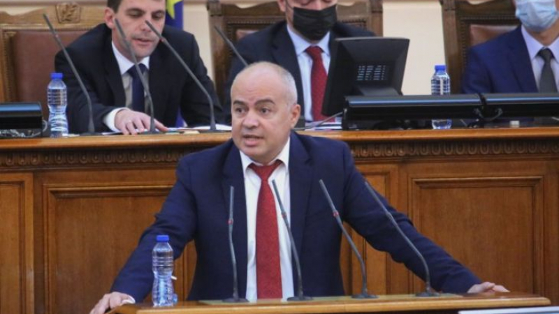 Георги Свиленски: Защо „Възраждане“ брани председателя на ГЕРБ в парламента?