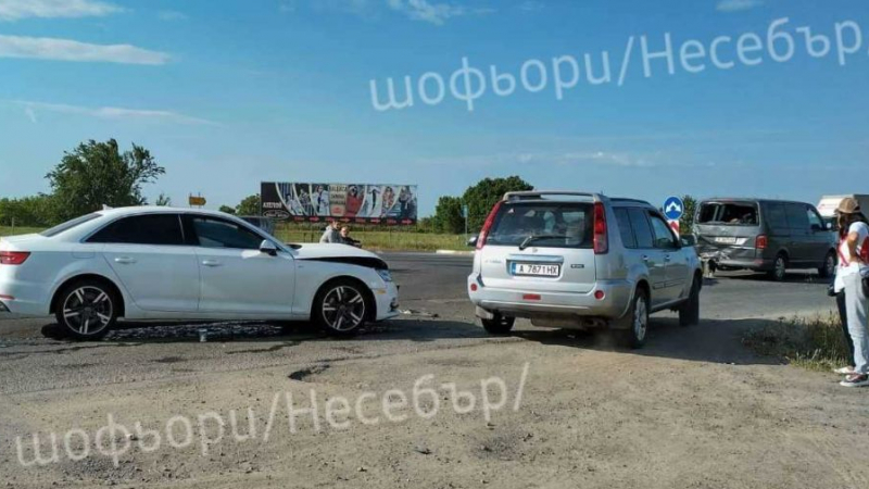 Свидетелка на мелето до Равда: Руса украинка фучеше с аудито, от колата слезе... ВИДЕО
