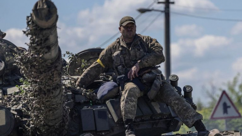 AFP: Руските сили напредват в Донбас, Зеленски с емоционално обръщение ВИДЕО
