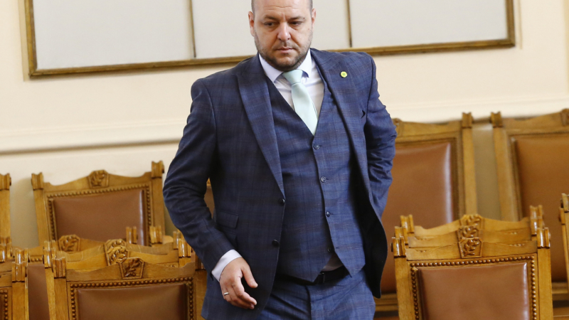 Тежък удар за Борислав Сандов, няма да е депутат, защото...