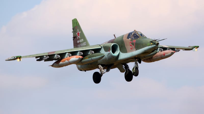 Foreign Policy: Украйна получила тайно самолети Су-25, замесена е и България