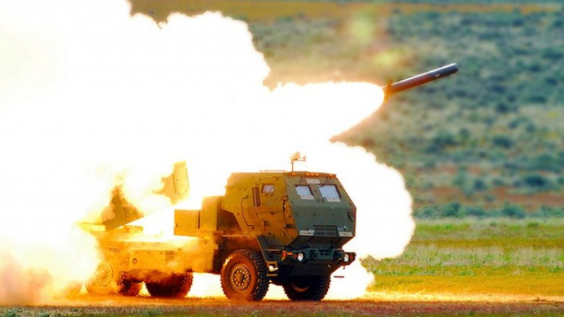 Арестович призна, че Киев се готви да удари Крим с US ракетите HIMARS