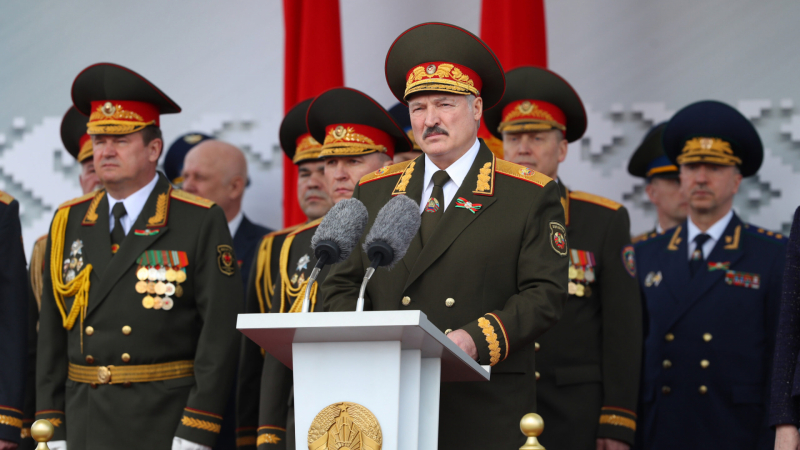 Киев алармира: Беларус се готви за преход към военно положение