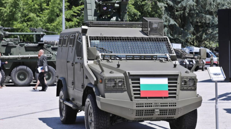 Страшната бойна машина за пехотата Рила 8x8 ще се произвежда в Бургас