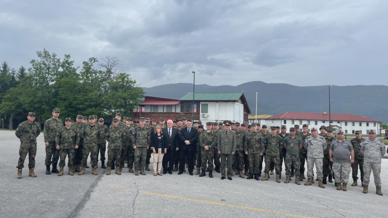 Атанас Зафиров се срещна с командването на българския контингент в Босна и Херцеговина
