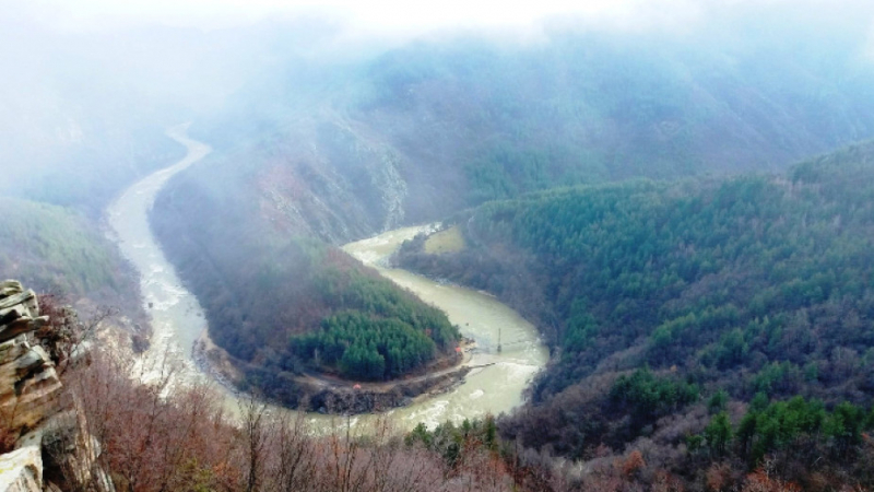 Зрелищно ВИДЕО: Река Арда бушува след пороите в Родопите 