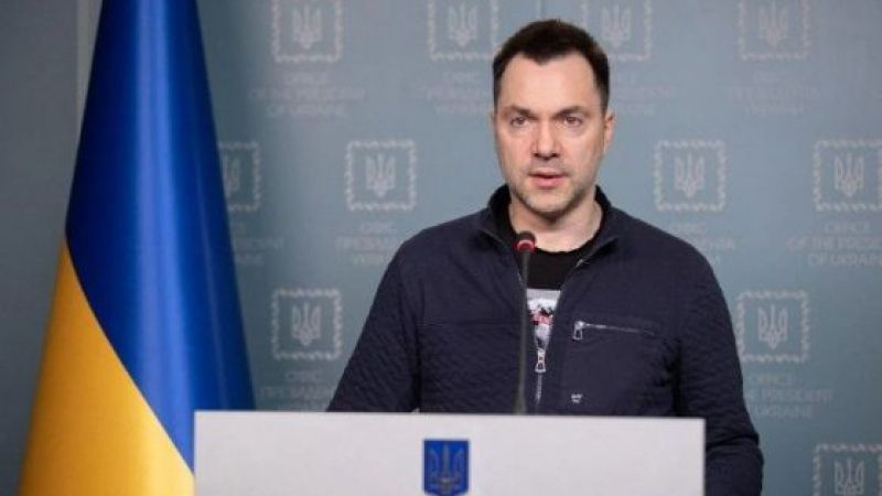 Арестович гневен: Олаф Шолц е отговорен за убитите украински деца, защото...
