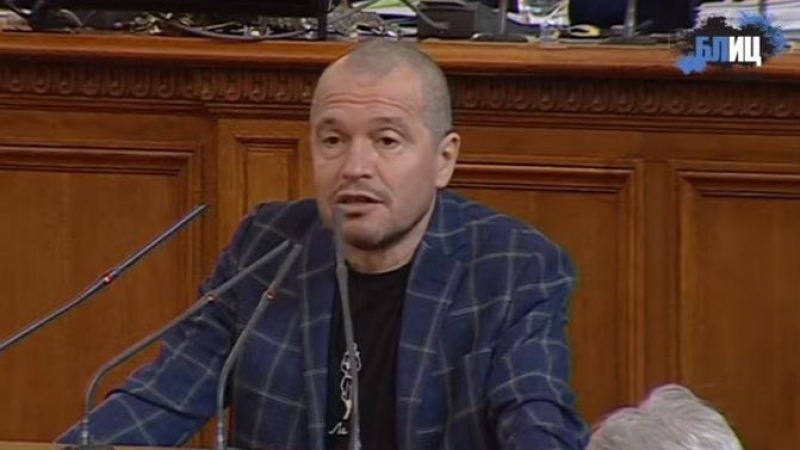 Вече хвърчат обиди, Тошко Йорданов каза кой депутат е „политическа магистралка“