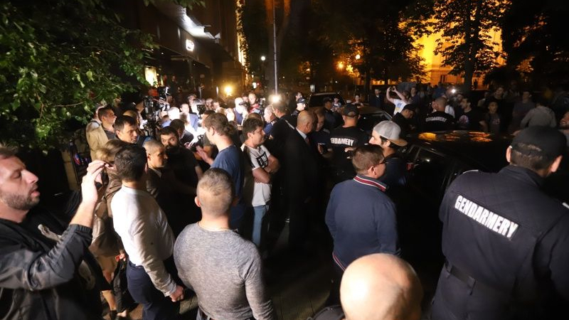Политологът Стойчев: Не, не мога повече да слушам тези сърцеизлияния на протестърите за Петков и...