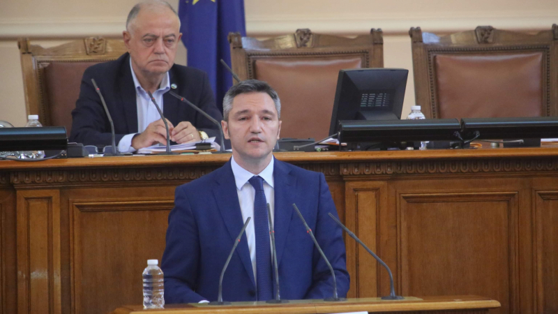 Вигенин за вдигането на ветото за РСМ: Това е компромис с българския интерес, БСП не е готова на такъв компромис