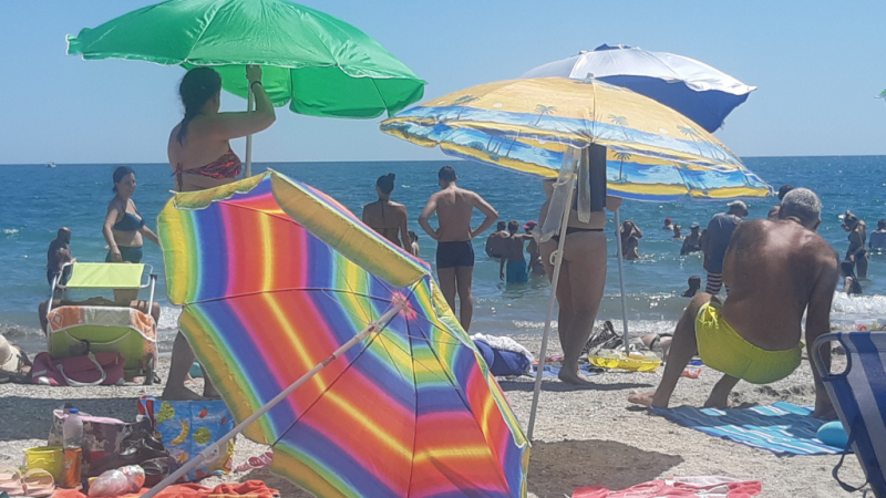 Пазете се: 4 болести дебнат туристите на родното Черноморие, а и не само там!