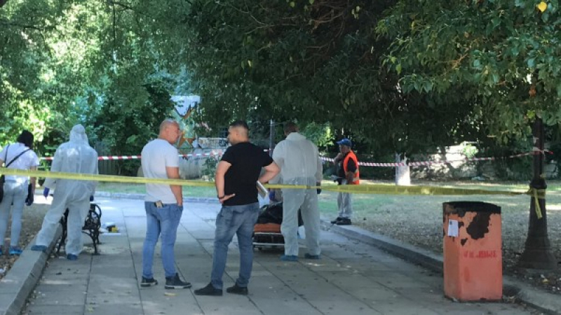 Труп на млад мъж в локва кръв е открит в центъра на Варна ВИДЕО