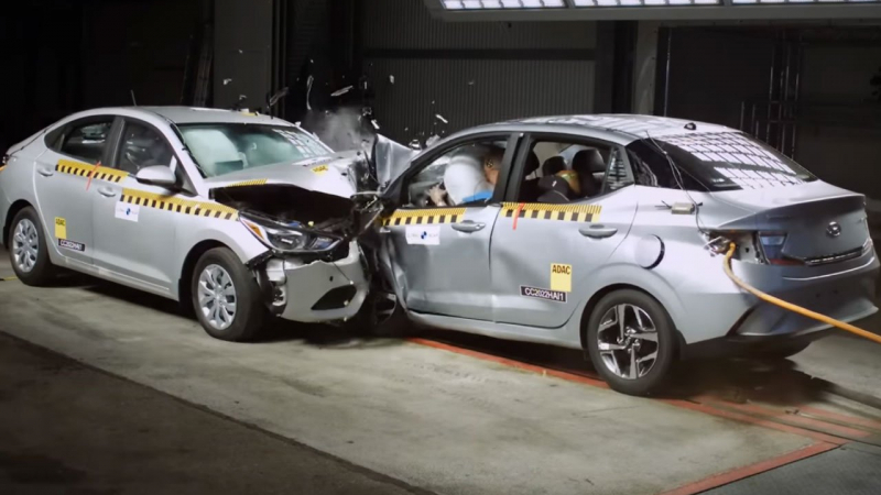 Краш тест на Hyundai Solaris от различни страни - резултатът е шокиращ ВИДЕО