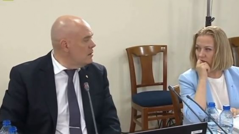 Главният прокурор Иван Гешев с въпрос към Надежда Йорданова ВИДЕО