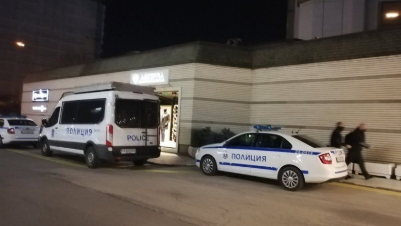 Полицията на крак заради масов бой в столичен хотел