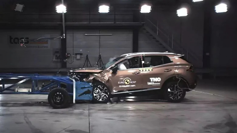 Краш тест: Ще ви спаси ли новата Kia Sportage при сериозна катастрофа ВИДЕО