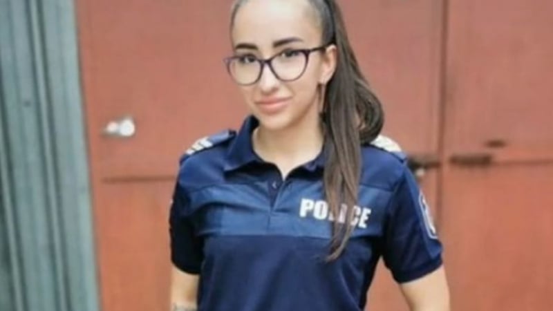 В нови скандални ВИДЕА 18+ полицайката Симона сипе заплахи: Ще ти шибна един шамар!