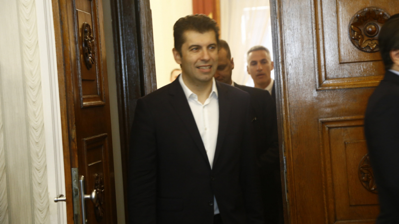 Бивша енергийна министърка попари Петков за кризите, в които е вкарал България