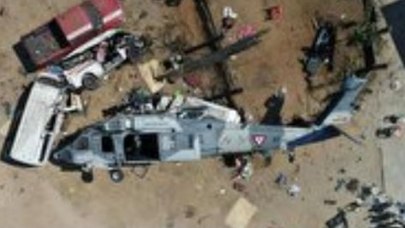 Военен хеликоптер се разби и уби 14 души в Мексико ВИДЕО