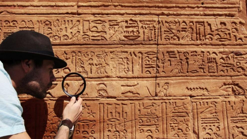 Кой е Шамполион, който разби кода на египетските йероглифи 