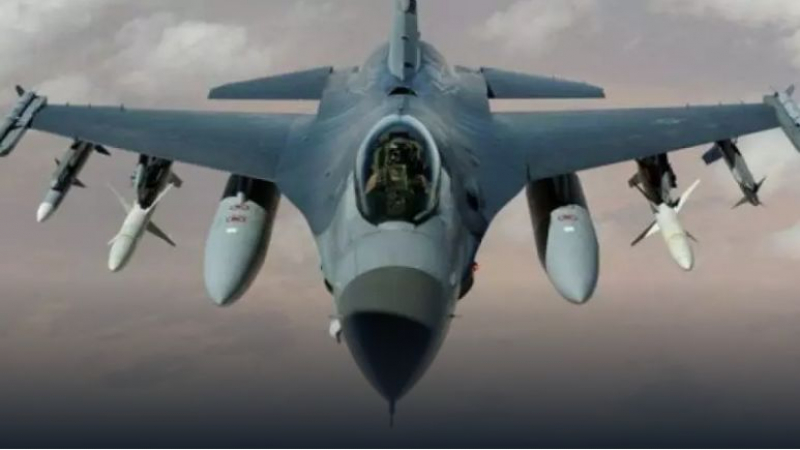 NBC News: Началник-щабът на ВВС на САЩ допусна прехвърлянето на бойни самолети в Украйна