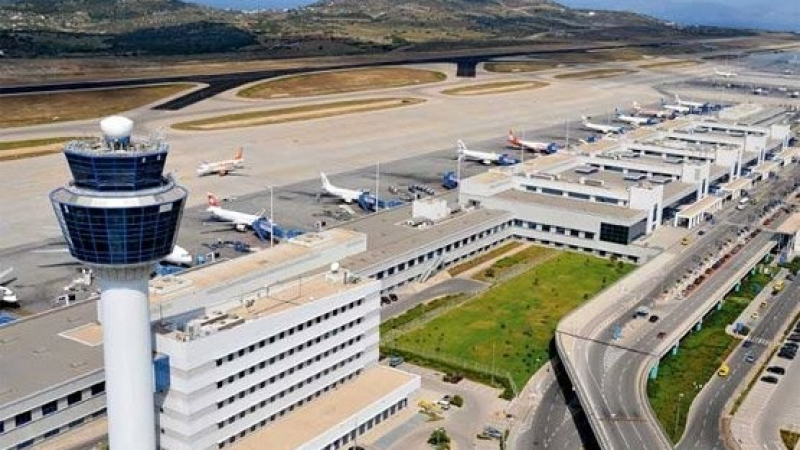Скандална смърт на млад турист на летището в Атина 