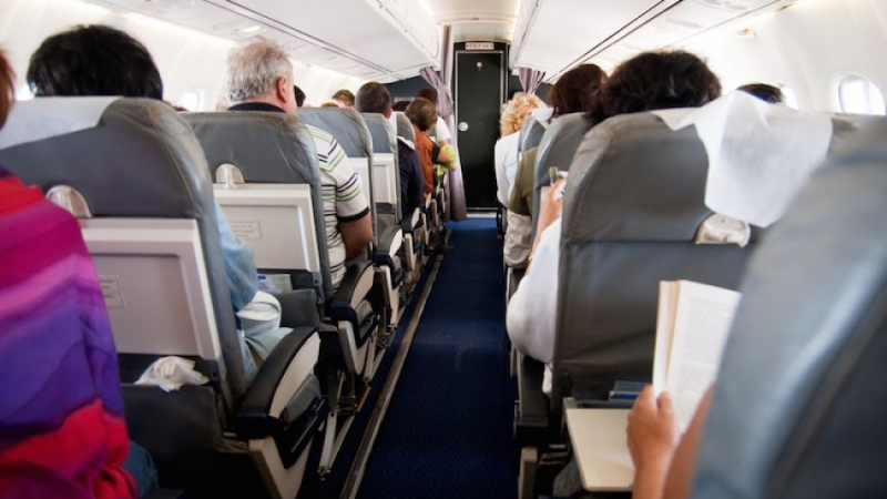 Какво се случва с пътник, ако умре по време на полет