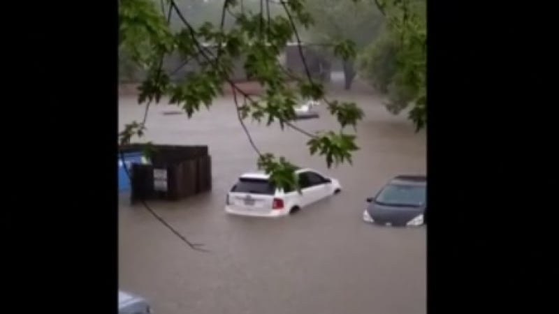 Водна стихия потопи Мисури ВИДЕО