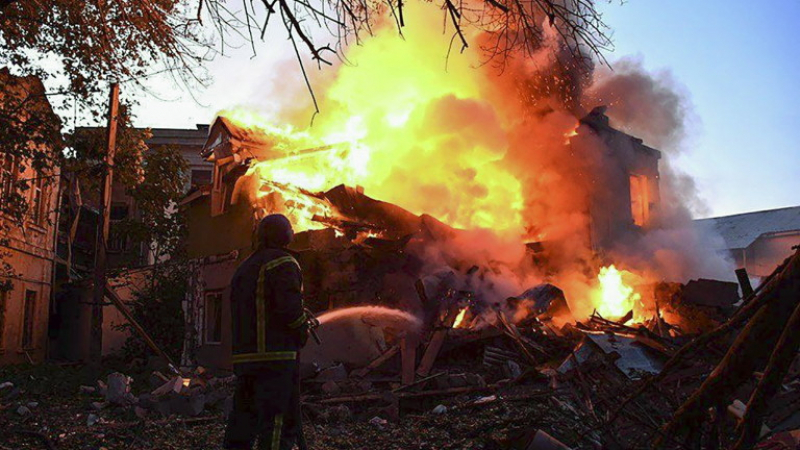 Мощна ракетна атака по предградие на Киев и редица градове в Украйна