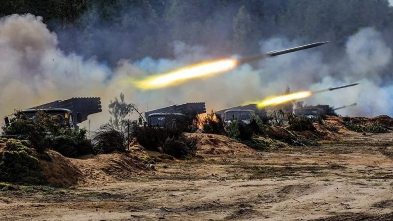 Киев събра 200-хилядна армия за щурма на Херсон, ВКС на Русия унищожиха над 100 ракети за HIMARS заедно с...
