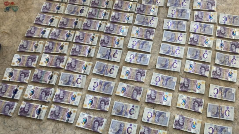 Кокаин и половин милион паунда изловиха столични полицаи в спецакция СНИМКИ