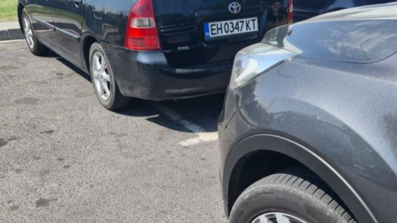 Шофьор в Сливен намери цаката на неправилно паркиралите, искат да му връчат орден