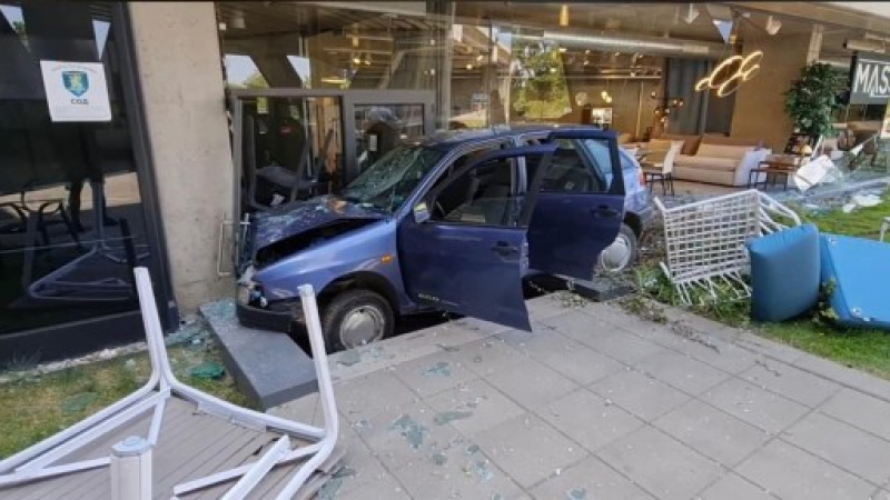 Горещи разкрития за шофьора, който се вряза в магазин в София 