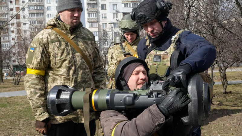 Чуждестранни инструктори хвърлят украински селяни в месомелачката на войната