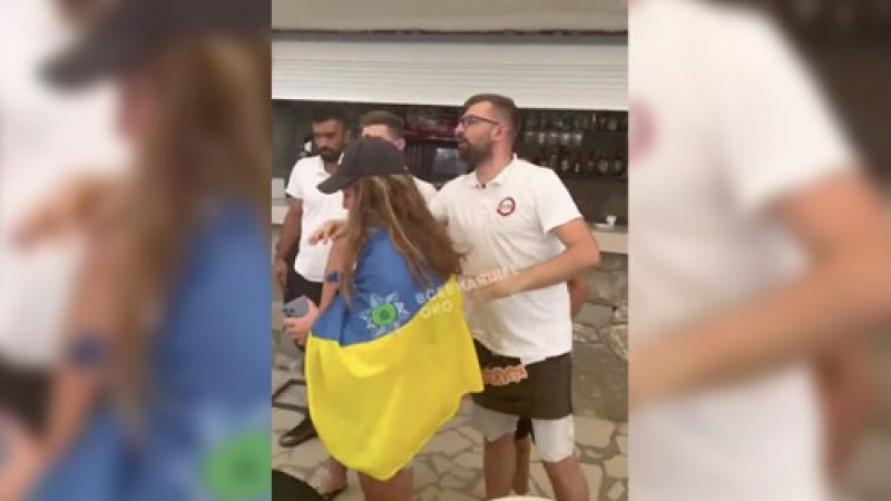 Изгониха украинци от заведение на плажа, ето каква е причината ВИДЕО