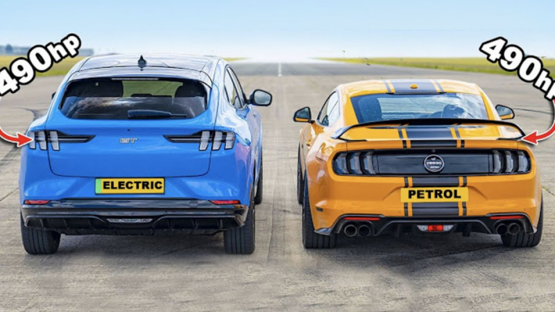 Кой е по-бърз: Бясна драг битка между бензинов и електрически Mustang ВИДЕО